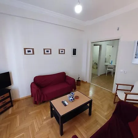 Bright & Spacious 1br Athens, Goudi Atena